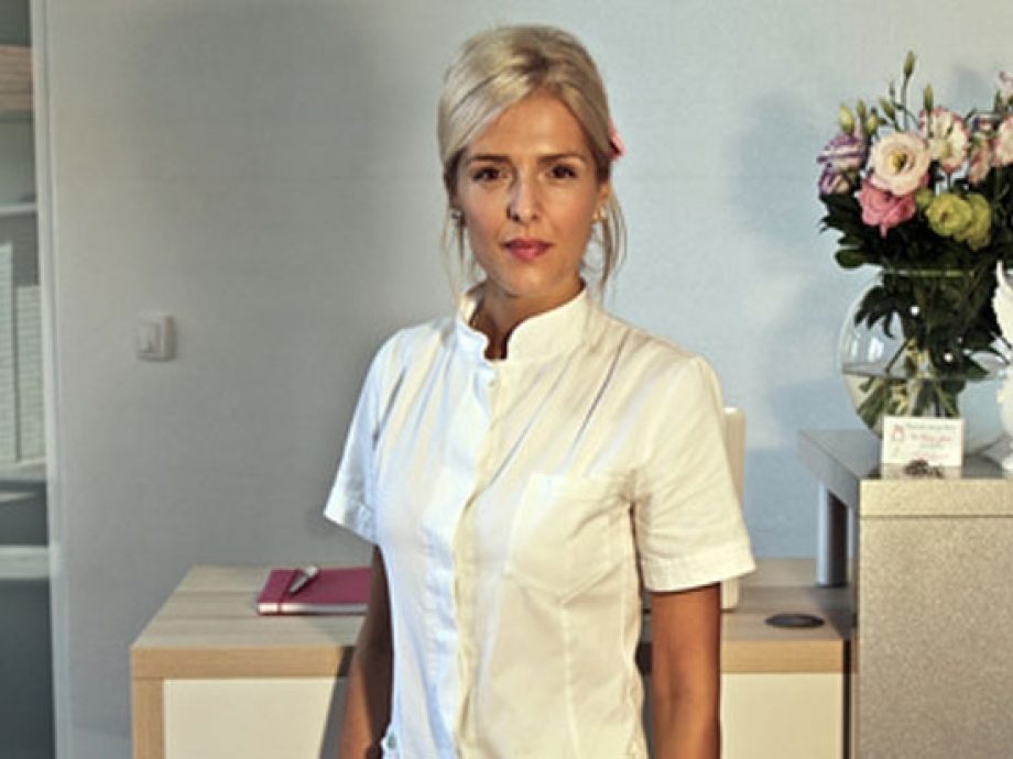 Dr Ružica Jović, doktor stomatologije i specijalista oralne hirurgije